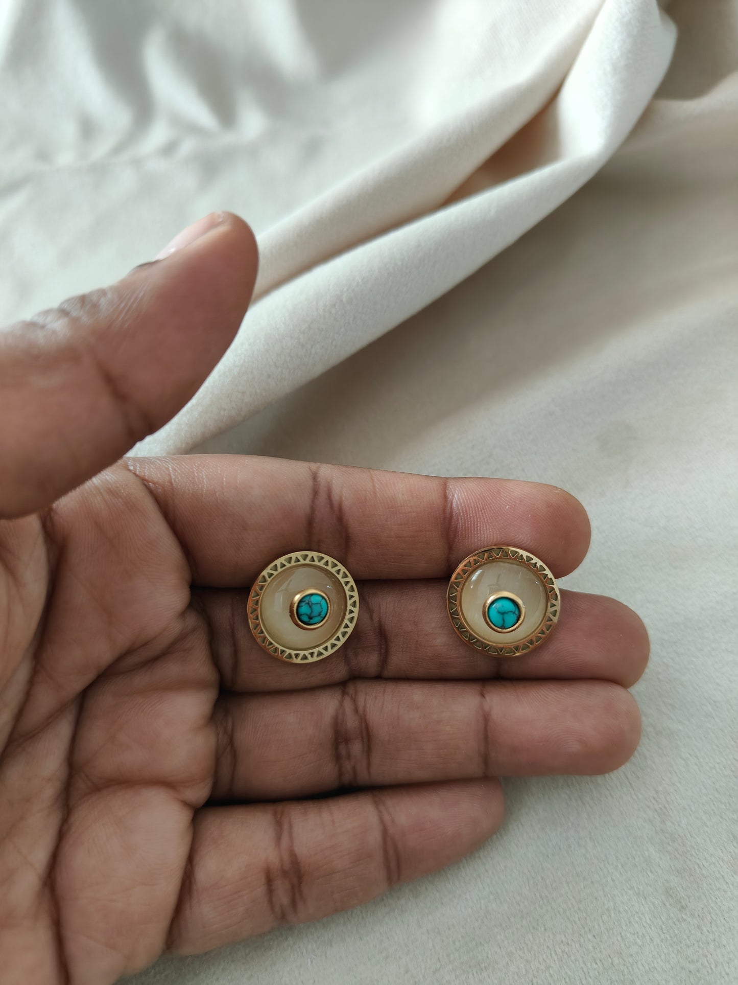 Turquoise pearl eye stud