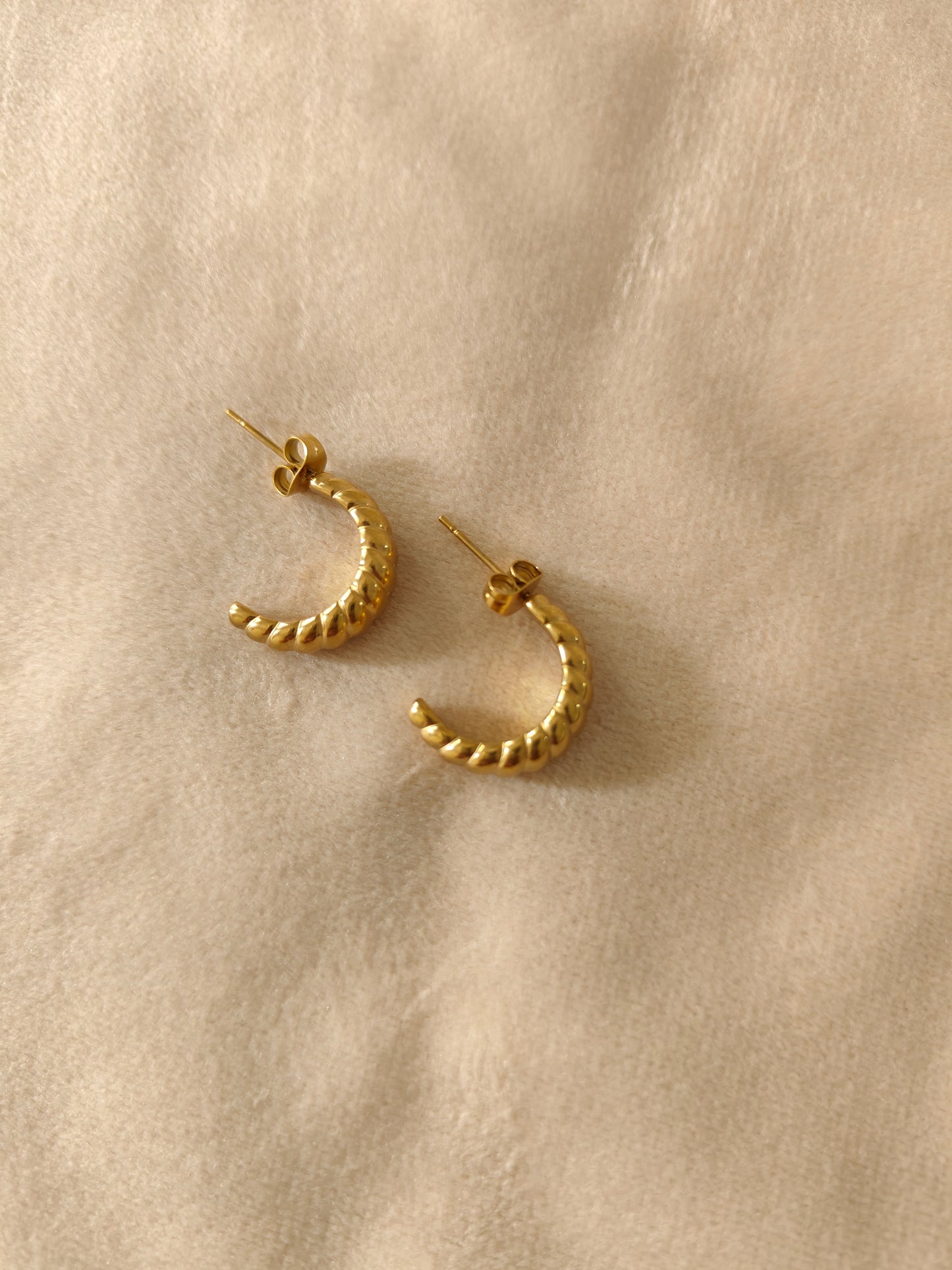 Croissant moon hoop