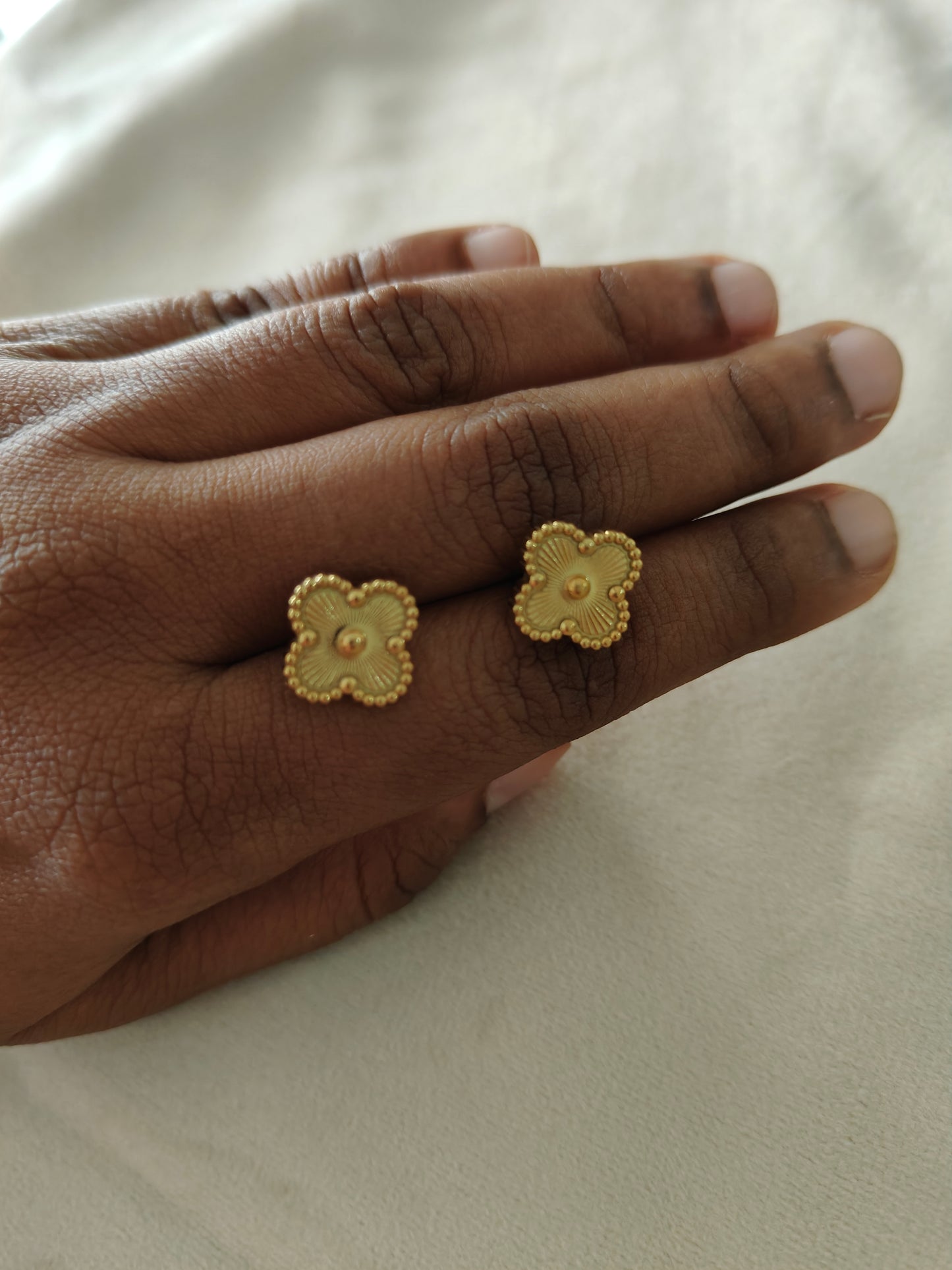 Gold flower stud