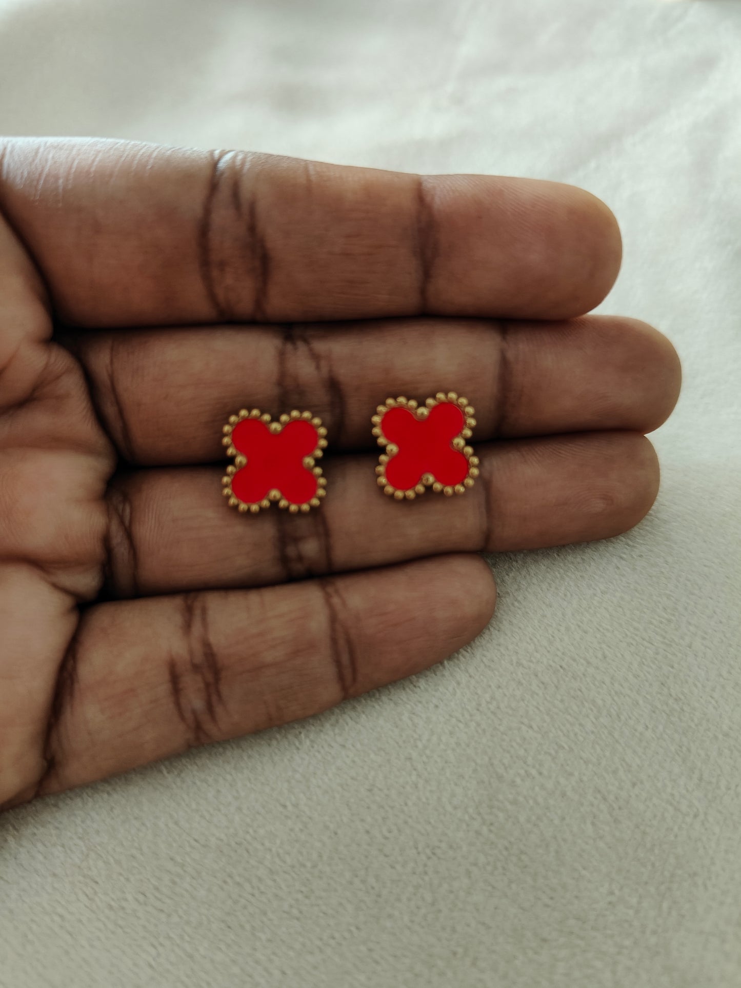 Red flower stud