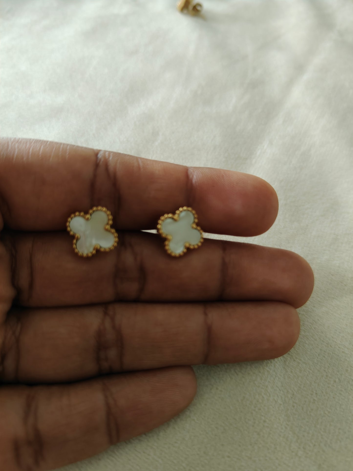 White flower stud