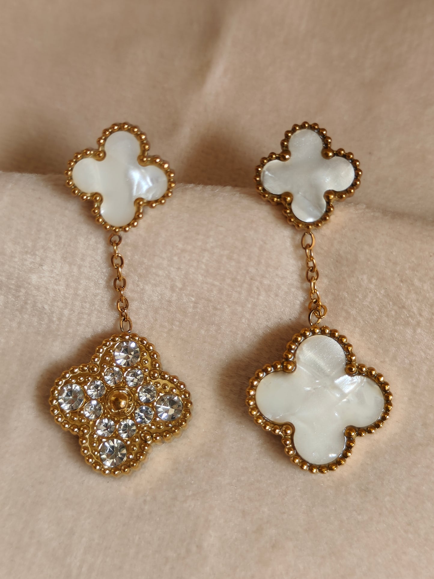 White Crystal Clover Drop