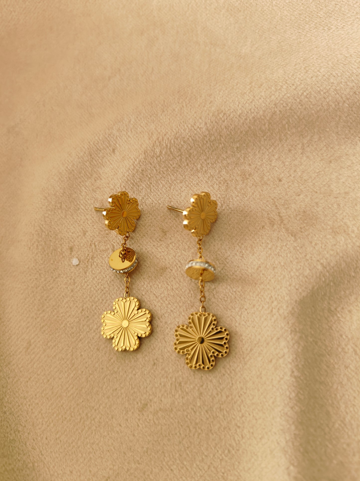Gold flower dangler