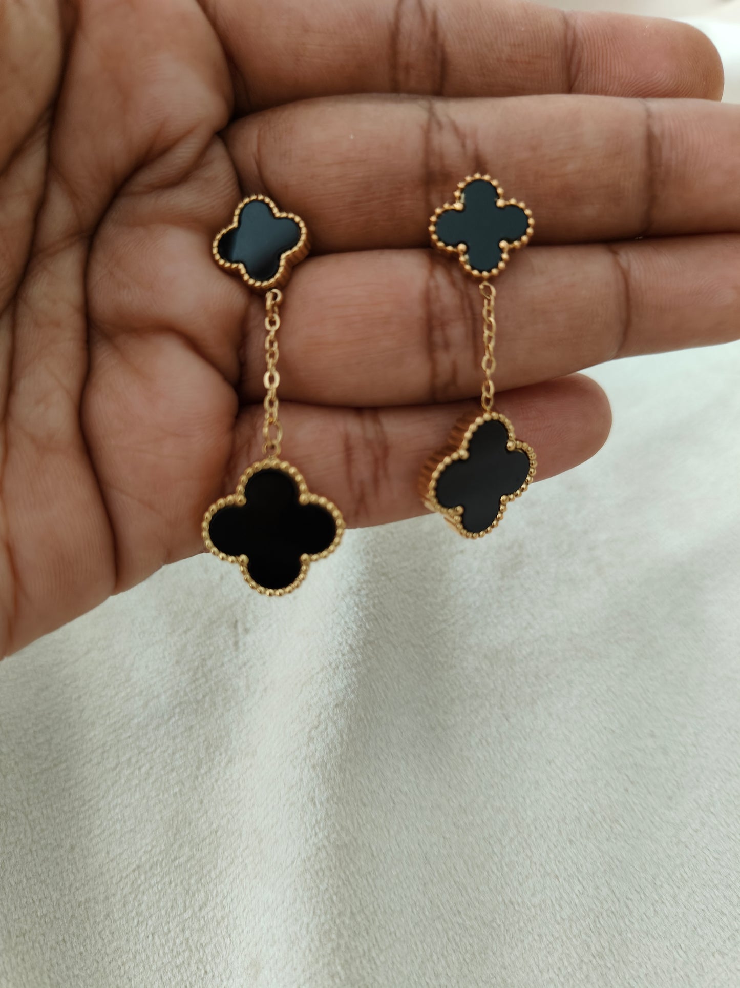 Black flower dual dangler