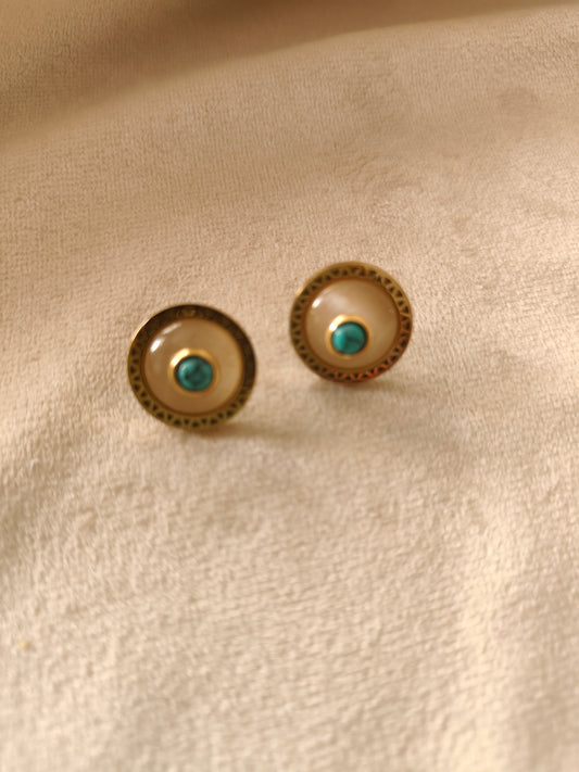 Turquoise pearl eye stud