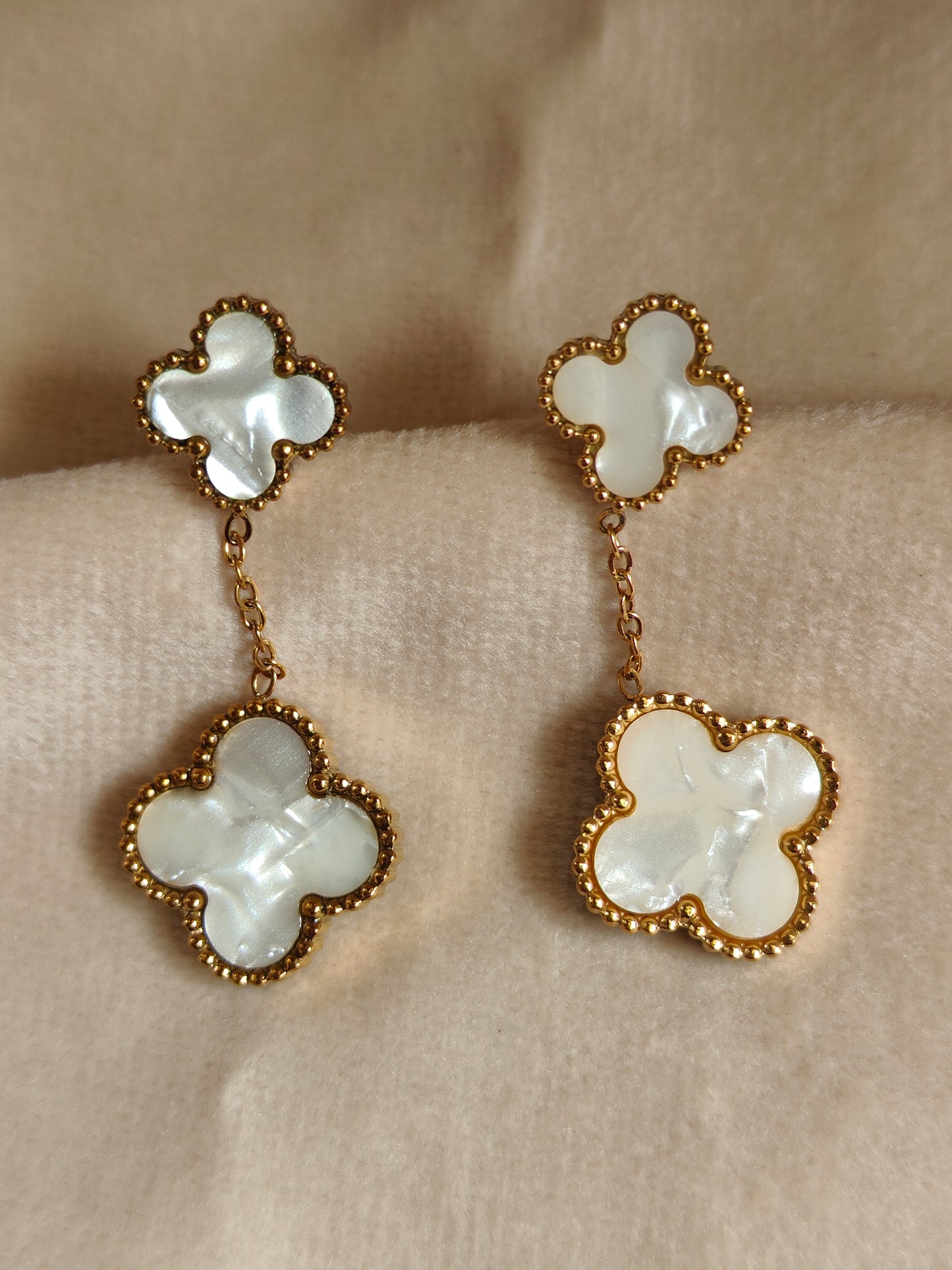 White Crystal Clover Drop