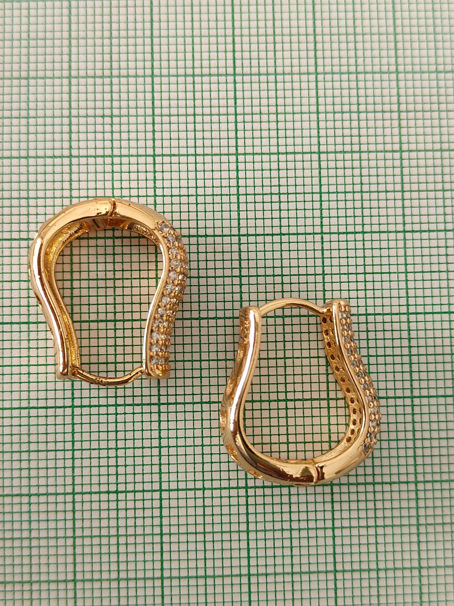 Lustrous Crystal Band